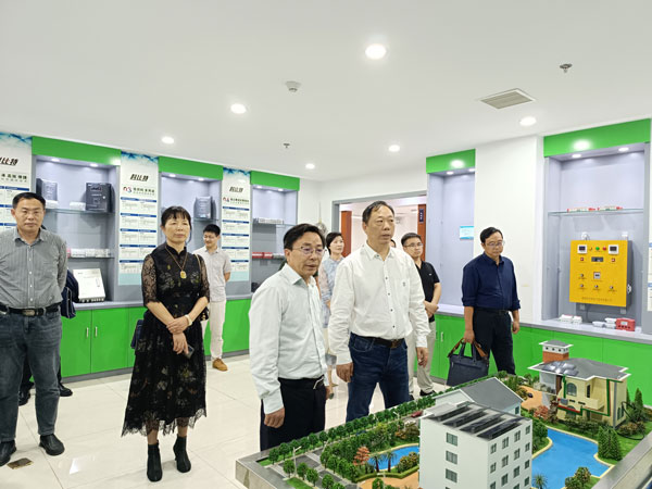 湖南省政協(xié)副主席、民建湖南省委會(huì)主委賴(lài)明勇蒞臨科比特走訪(fǎng)調(diào)研
